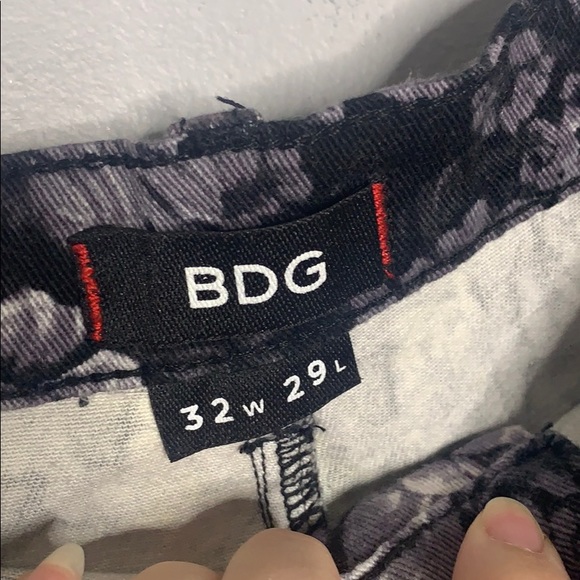 Urban Outfitters BDG High Waist Black Floral Jeans - Picture 9 of 15